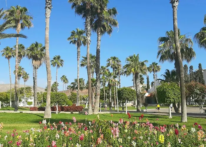 Americas, Ph317 With Pool Next To The Ocean